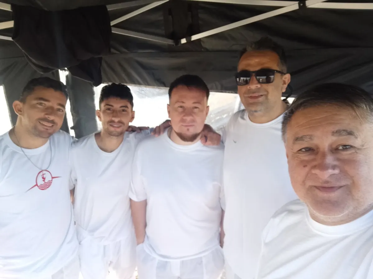 Pastores de Red Mundial vestidos de blanco