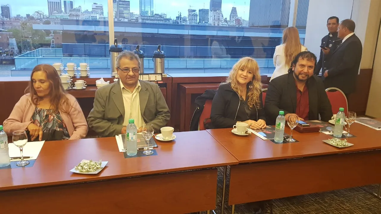 Participantes en la mesa de trabajo