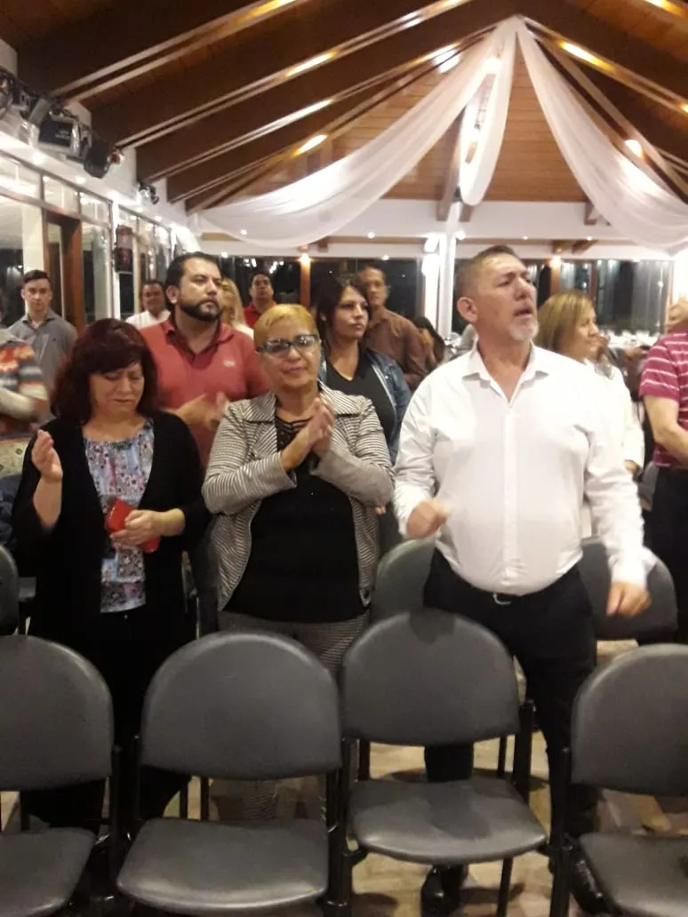 Adoración durante el culto
