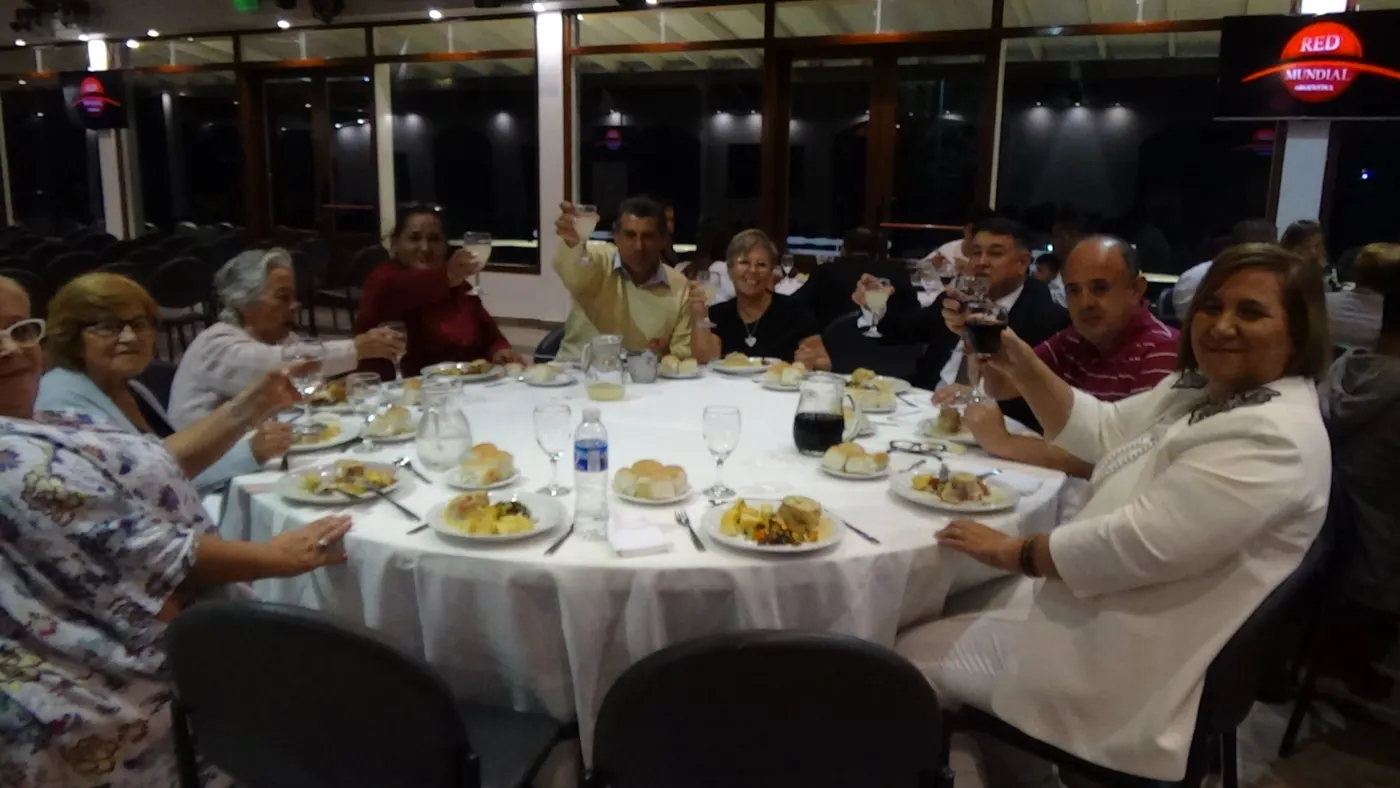 Brindis en la cena de confraternidad