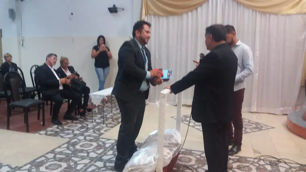 Entrega de credenciales a un nuevo capellán
