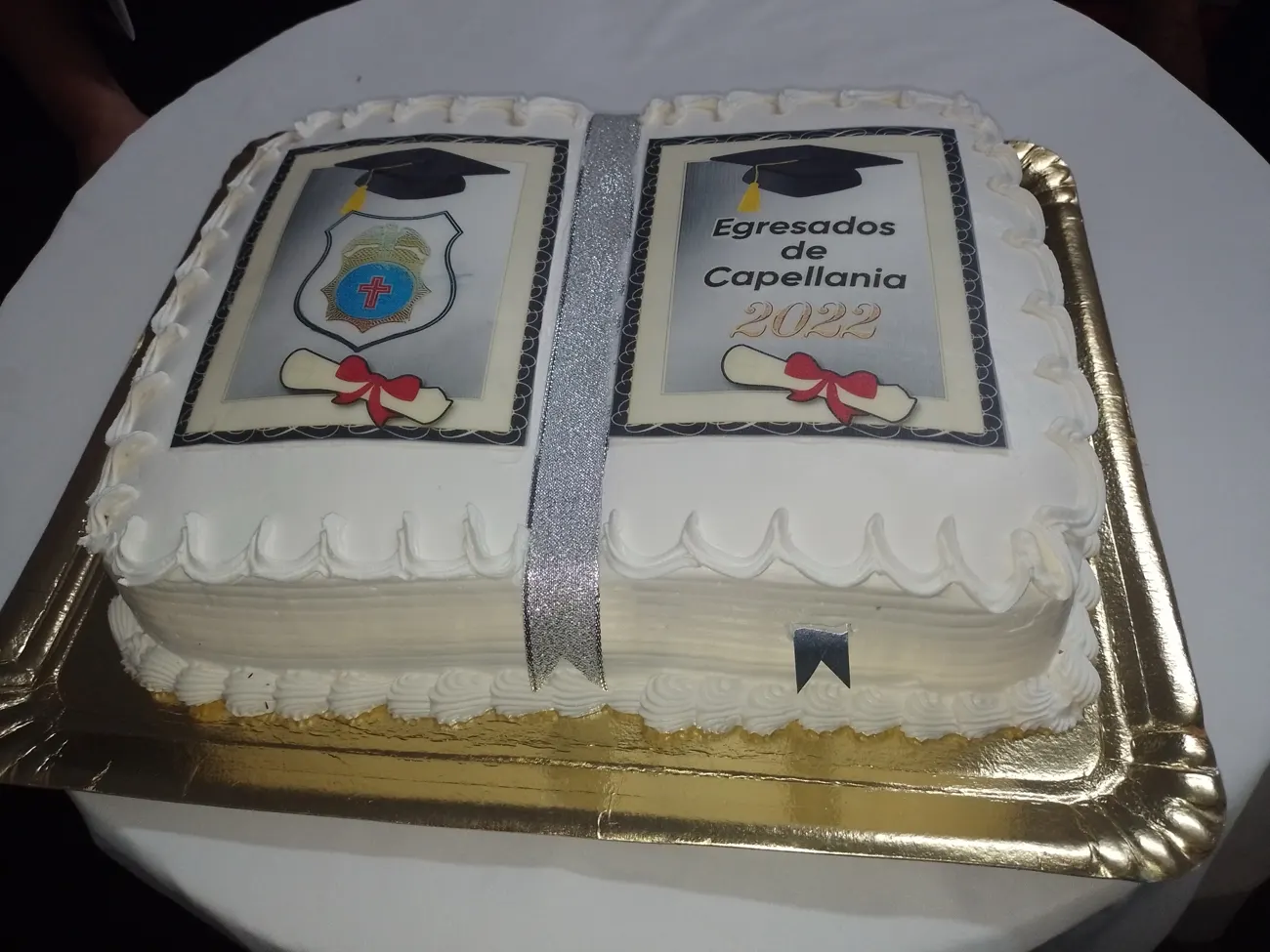 Torta de egresados de Capellanía
